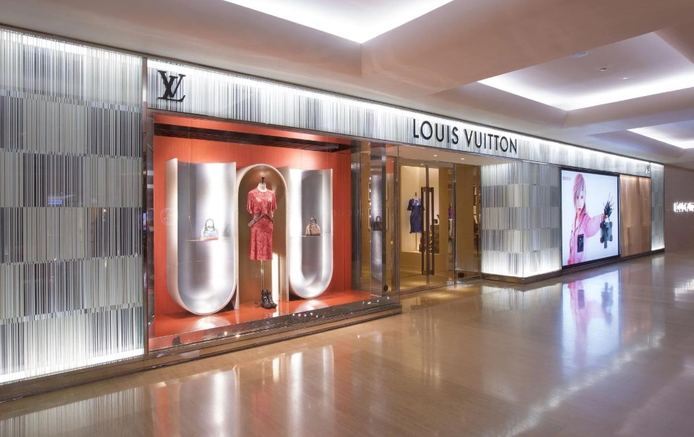 Louis Vuitton Indonesia, Menjual Produk Terbaru Original