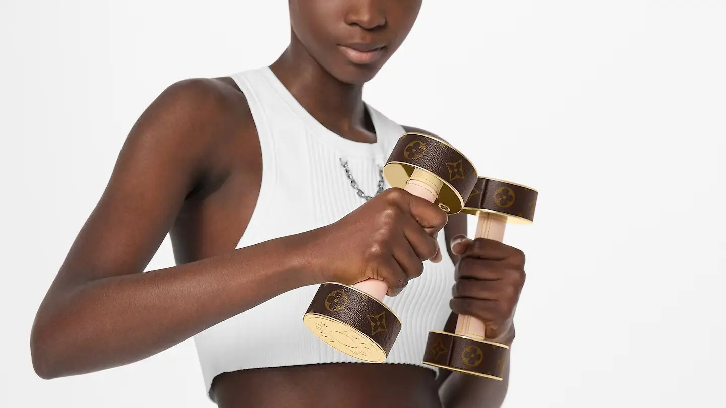 Dumbbells Louis Vuitton Alat Olahraga Mewah di Rumah